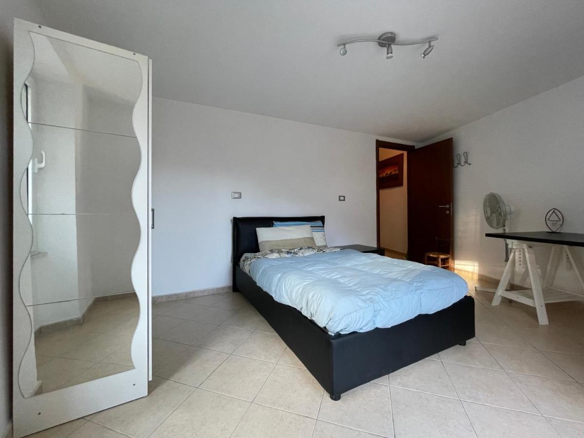 Tra Alpi Apuane E Cinque Terre.. Casetta Renata! Villa Valeriano Lunense Exteriör bild
